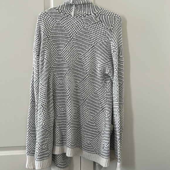 Cardigan - Picture 6 of 7